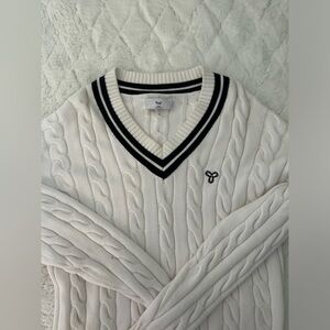 Aritzia TNA sweatshirt